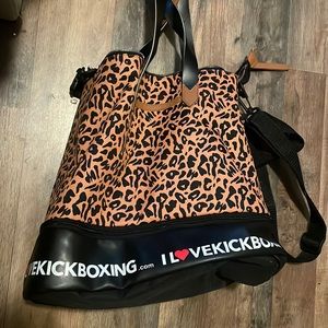 Cheetah ilovekickboxing bag